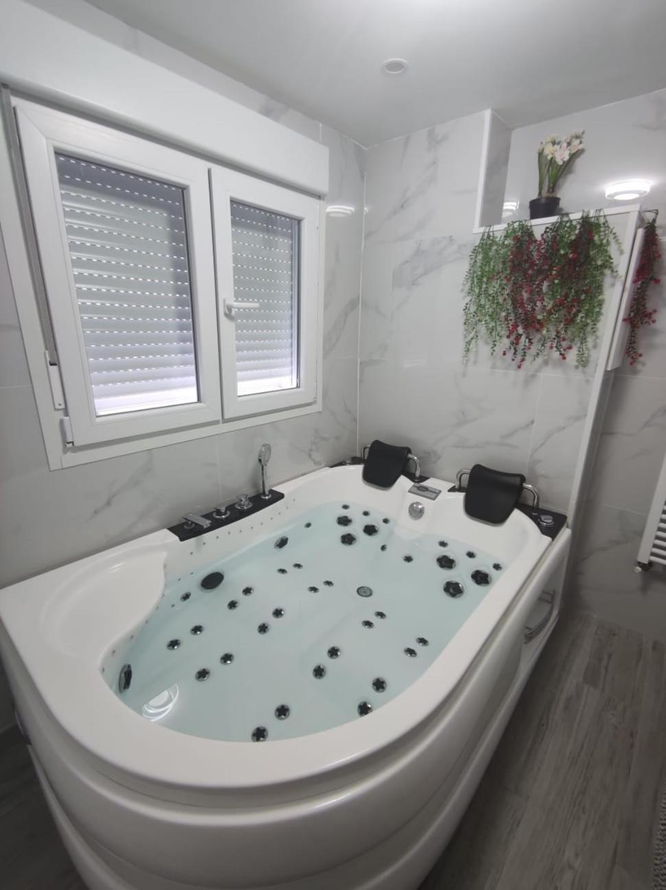 Apartamento Con Jacuzzi El Rincon De Las Delicias Zaragoza Exteriér fotografie