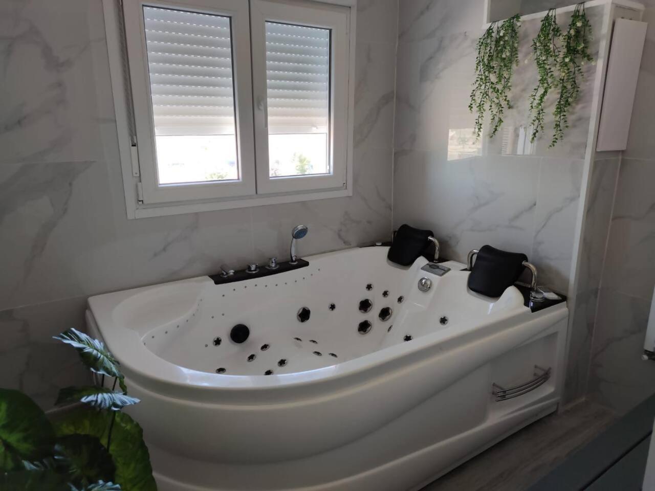 Apartamento Con Jacuzzi El Rincon De Las Delicias Zaragoza Exteriér fotografie